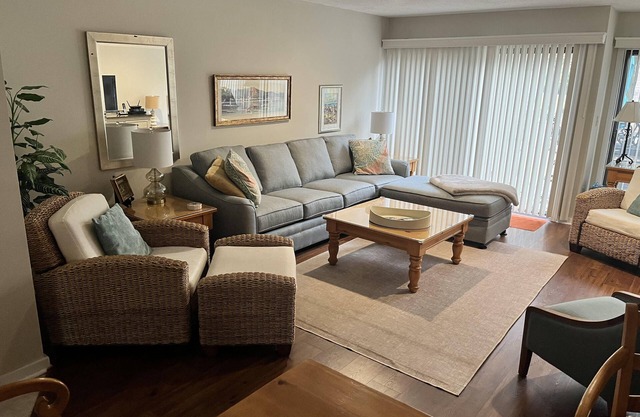 Cozy 2-Bedroom Greens Villa Steps from Beach – Bikes, Bch Locker, 5-Star Comfort