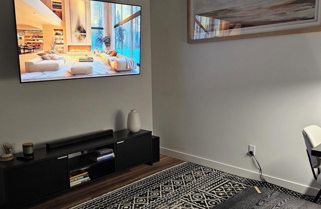 Cozy 2 bedrooms and 1 bath for 4 guests!
