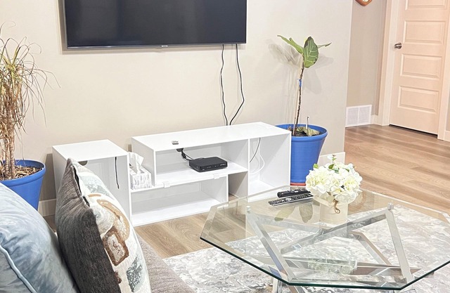 Cozy 2-bedrooms basement suite in Edmonton is minutes away from amenities!