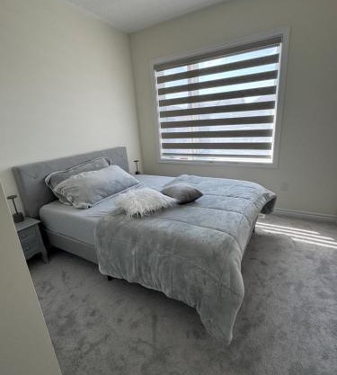 Cozy 2 bedrooms with private washroom