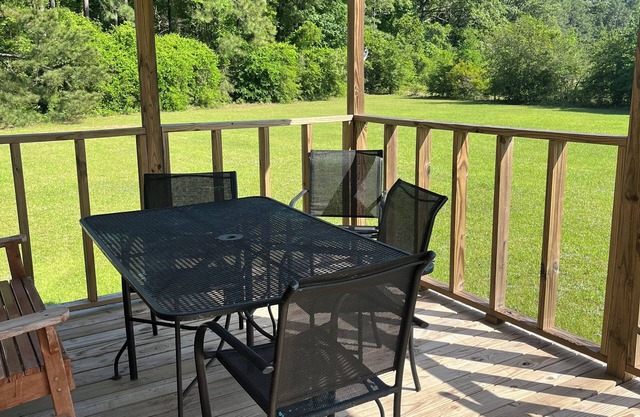 Cozy 2-BR MH in wonderful country setting. Short drive to Industrial Plants