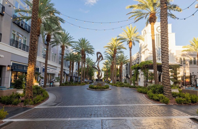 Cozy 2-Master bedroom condo with private bathrooms located near The District.