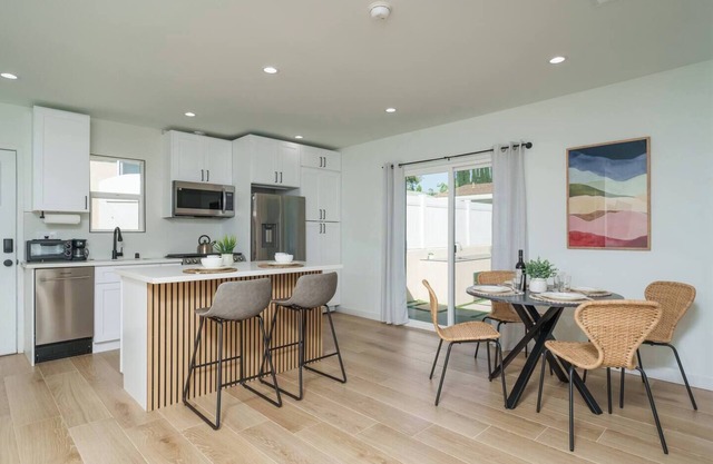Cozy 2BDR House with Fenced-in Yard