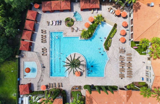 Cozy 2BR Escape Near Disney