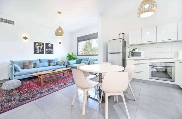 Cozy 2BR with Parking near the sea by HolyGuest