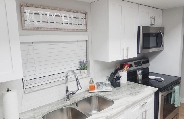 Cozy 3 bed 2.5 bath located near Busch Gardens