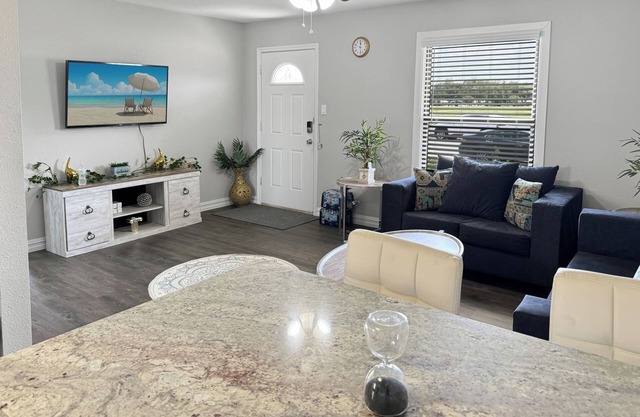 Cozy 3-Bed/2Bath House, 15 minutes from Downtown Dallas