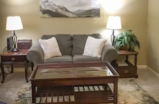 Cozy 3 bed, 3 bath haven near Shelby Farms Park