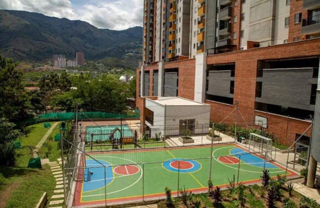 Cozy 3-bedroom apartment in beautiful Copacabana with WiFi, fitness room