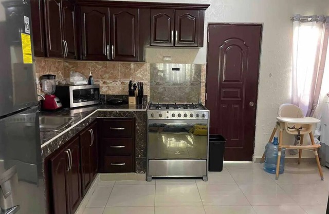 Cozy 3-bedroom apartment with WiFi, in Bani pet friendly
