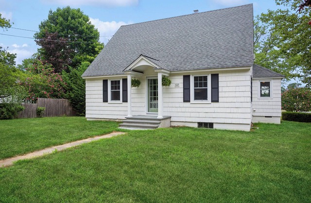 Cozy 3-Bedroom Cape House Near Havens Beach