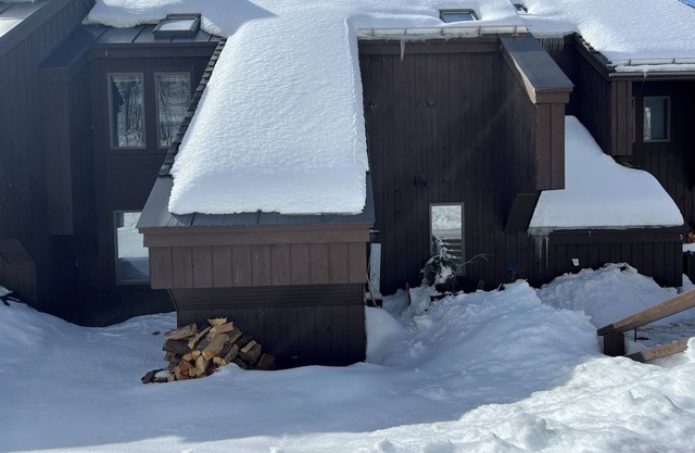 Cozy 3-bedroom condo located in Plymouth, VT .n12 miles to Okemo mountain-