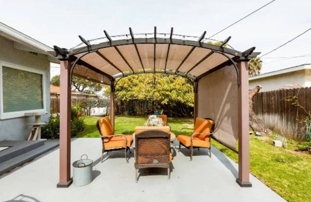 Cozy 3-Bedroom Home with Modern Upgrades and Spacious Backyard