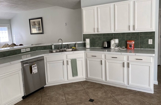 Cozy 3 bedroom house, 5-15 min to Katy, Asian town, and more...