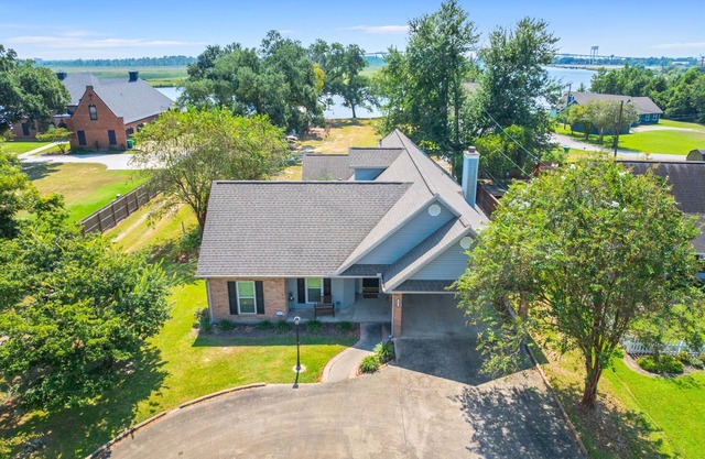 Cozy 3 BR Riverfront home in Westlake just minutes from downtown Lake Charles