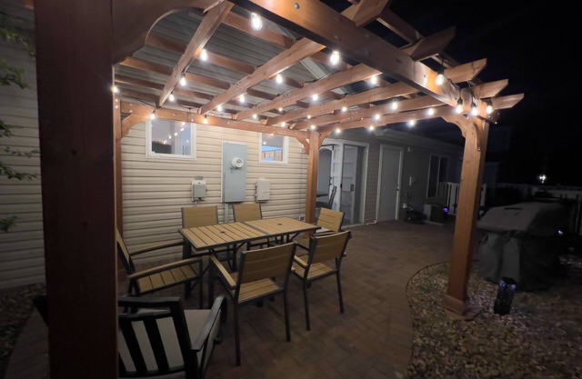 Cozy 3BD, 1.5 Bath Bungalow with Pergola Near Denver Airport