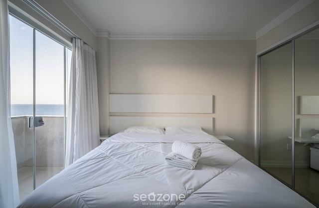 Cozy 3BR apt W/balcony sea View Cet1702