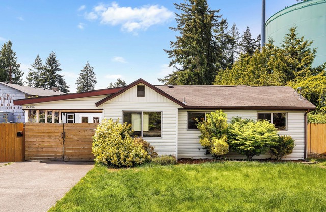 Cozy 3BR Family Home w/AC & WiFi near I-5
