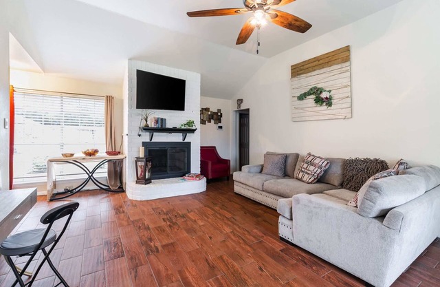 Cozy 3BR Home Escape | Modern & Serene