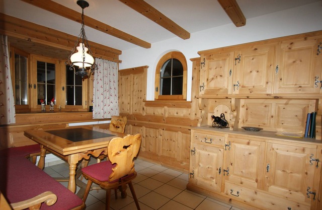 Cozy 4 1/2 room maisonette with Arvenstube with a view of the mountains