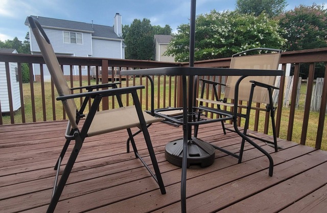 Cozy 4-bedroom house with AC and WiFi near downtown Greensboro