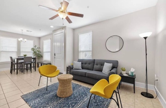 Cozy & Affordable 3BR Townhouse with a Private Yard in East Georgetown!