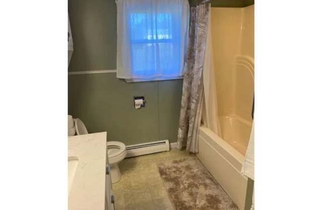 Cozy and clean 1-bedroom entire bottom unit.