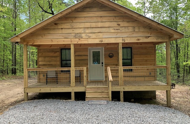 Cozy and clean cabin in the woods with private hot tub!