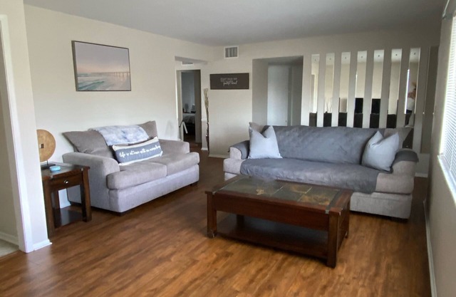 Cozy and clean home located in Sun City Center