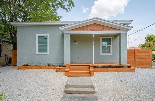 Cozy and Lovely 2BR 2BA Apt#A Near Lively Downtown