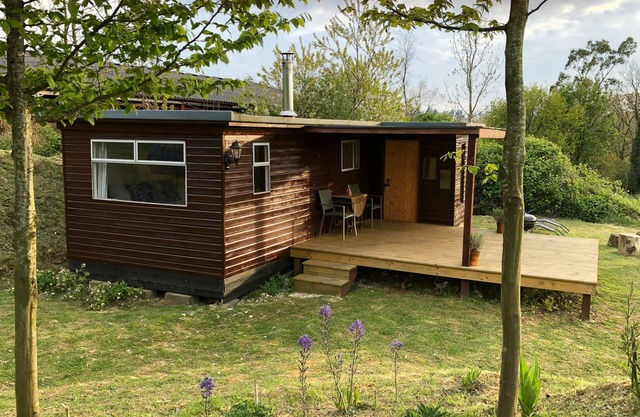 Cozy and peaceful cabin 15 mins from Lyme Regis