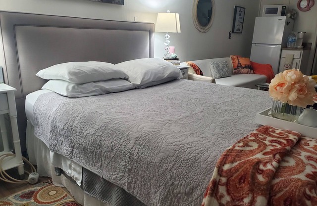 Cozy and private studio