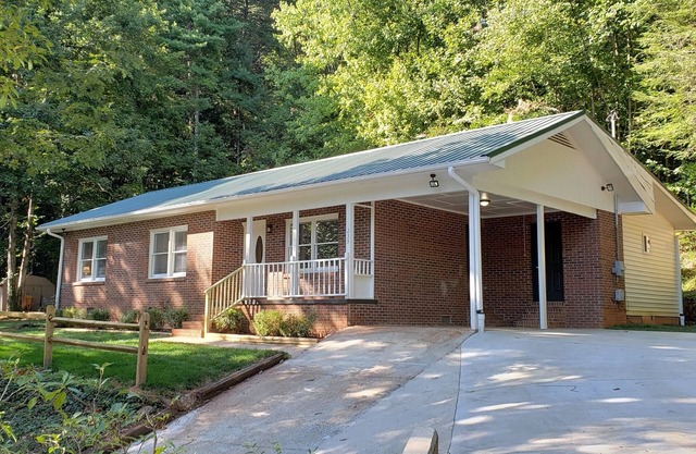 Cozy and Quiet Home-Clayton, Georgia