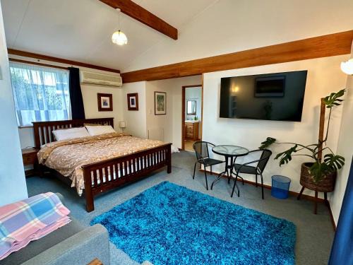 Cozy and quiet studio apartment with shared spa pool