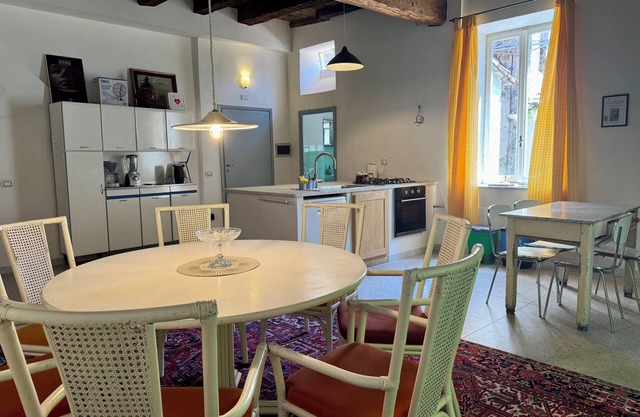 Cozy and spacious vacation home in the historic center of Vetralla