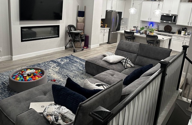 Cozy and stylish 4Bedroom 4.5bath Townhome