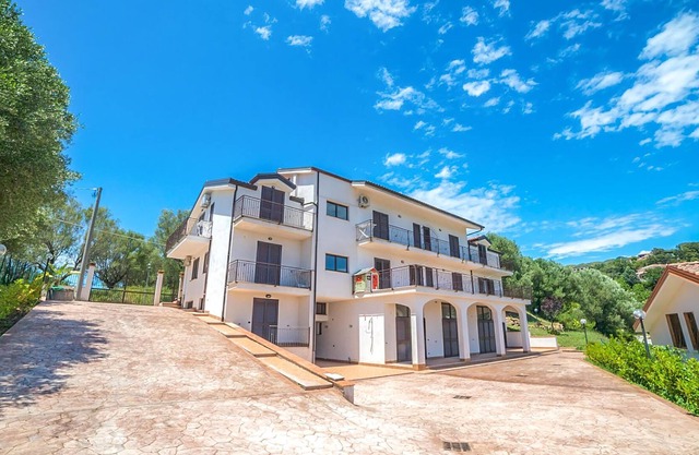 Cozy apartment on Campania's beautiful west coast.