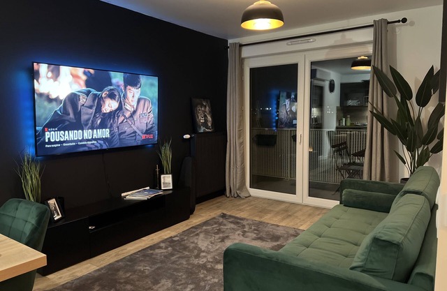 Cozy Apartment, 15 minutes to Paris center, 25 minutes to Disneyland.