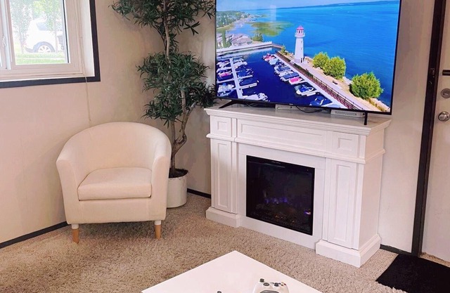 Cozy Apartment by the Beach *Pet Friendly!*