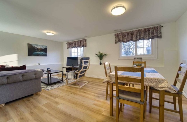 Cozy apartment in enchanting Hammonds Plains with everyting you need.