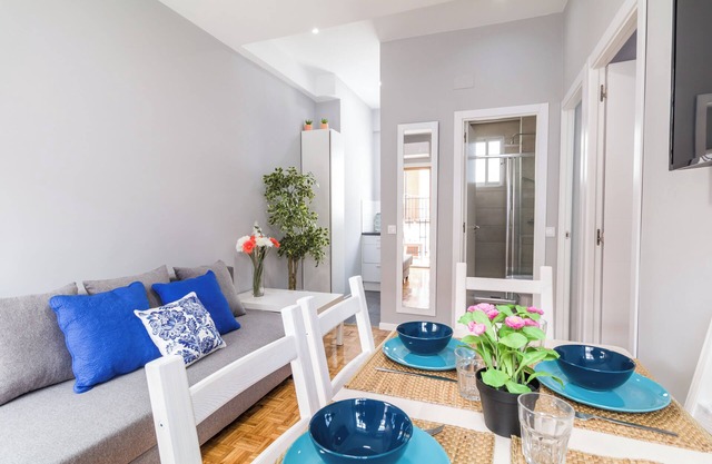Cozy apartment close to Atocha and Retiro, Madrid - Cuore Apartments