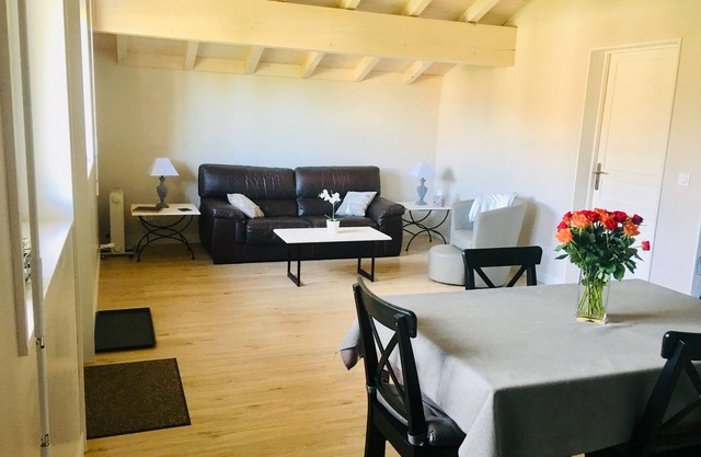 Cozy apartment 30 mins from Geneva