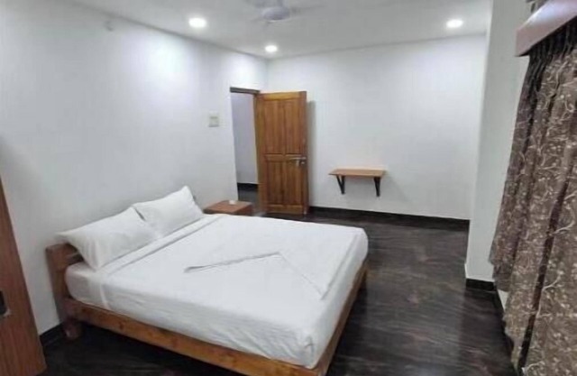 Cozy apartment in enjoyable Dindigul with AC/Mymoon service apartment