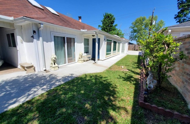 Cozy Apartment in Houston W/Free Parking