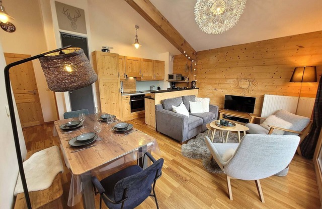 Cozy apartment in Les Gets with parking and WIFI, close to pistes