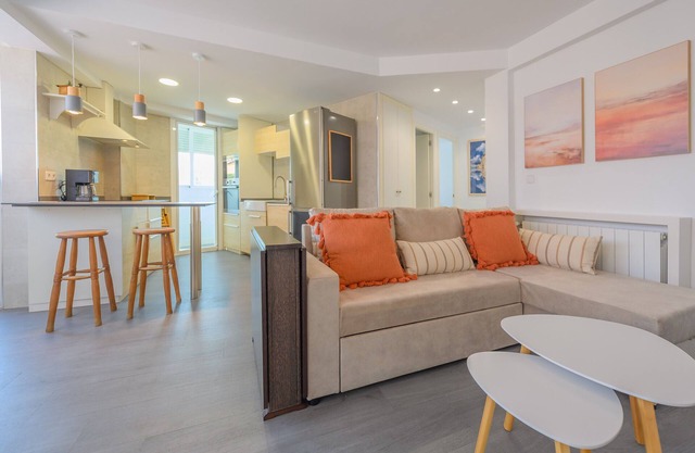 Cozy Apartment in San Isidro: Comfort and Connectivity near the Heart of Madrid ALA68