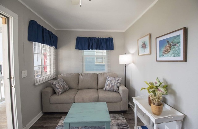 Cozy apartment in the midst of historic downtown St Marys