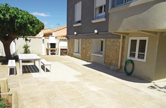 Cozy apartment in Vinassan with WiFi