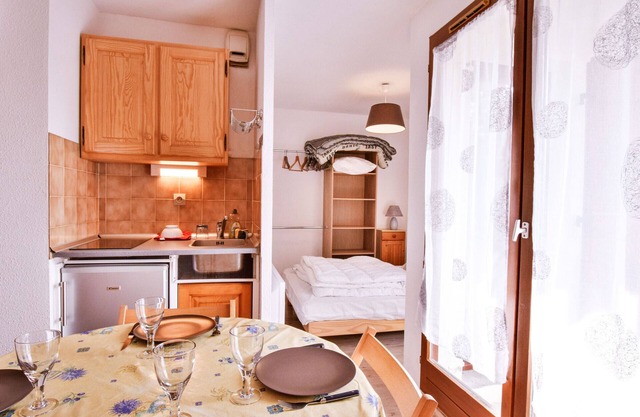 Cozy Apartment Near Ski Lifts and Hiking Trails in Bernex