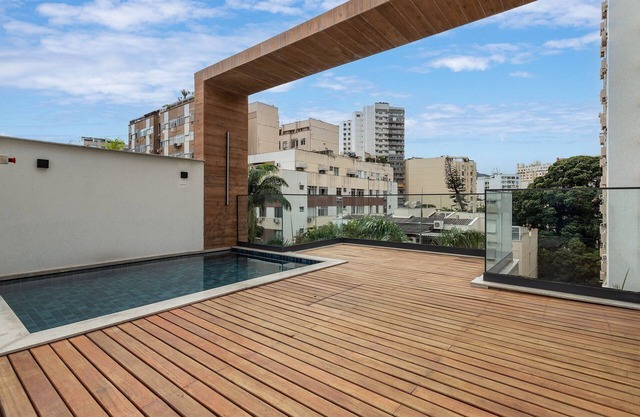 Cozy Apartment | Pool, Sauna & 350m from the Metro